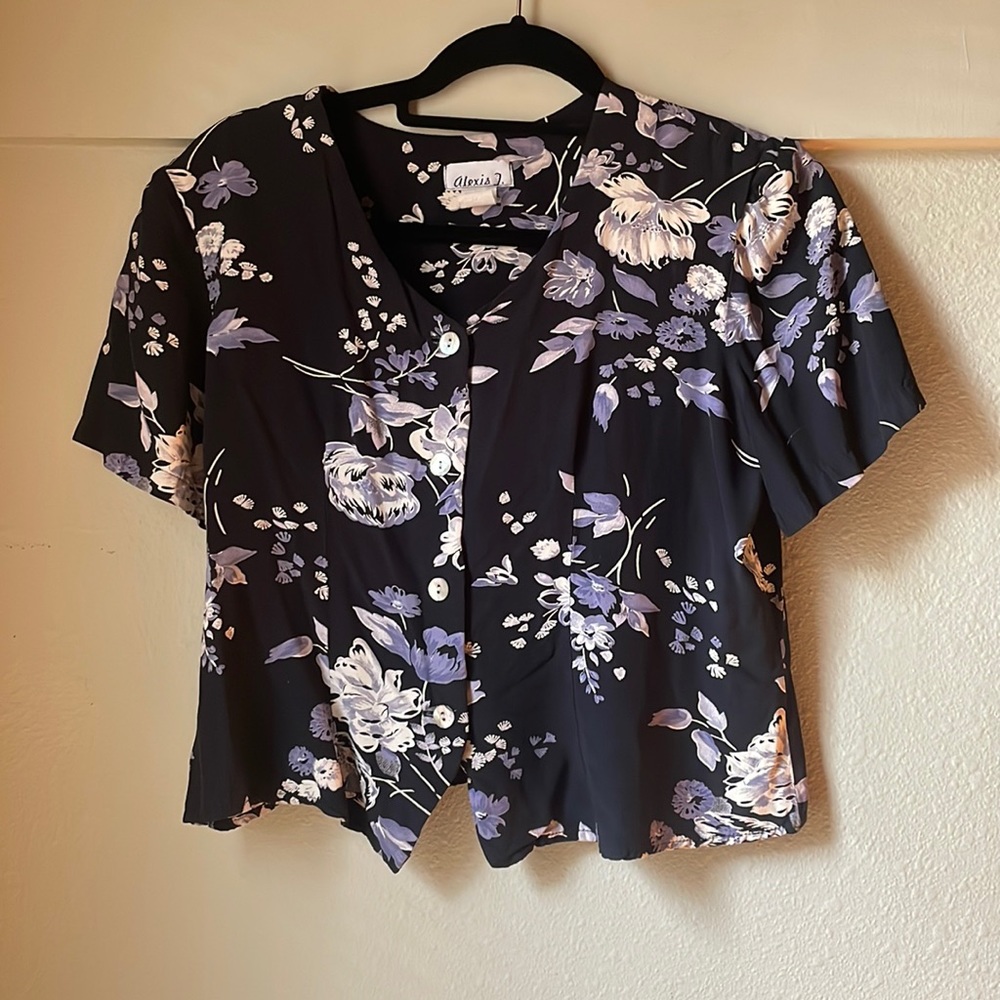 Vintage Alexis J rayon cropped button blouse with abalone button detail